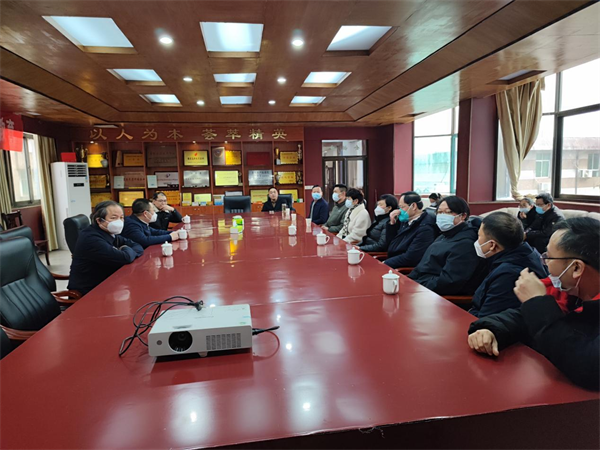 市人大常委會(huì )副主任孫勁濤到誠志永豐藥業(yè)走訪(fǎng)市人大代表解芳華